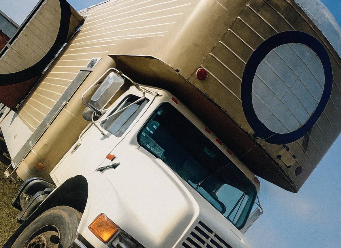 Camión exclusivo de mudanzas Rafa Loza